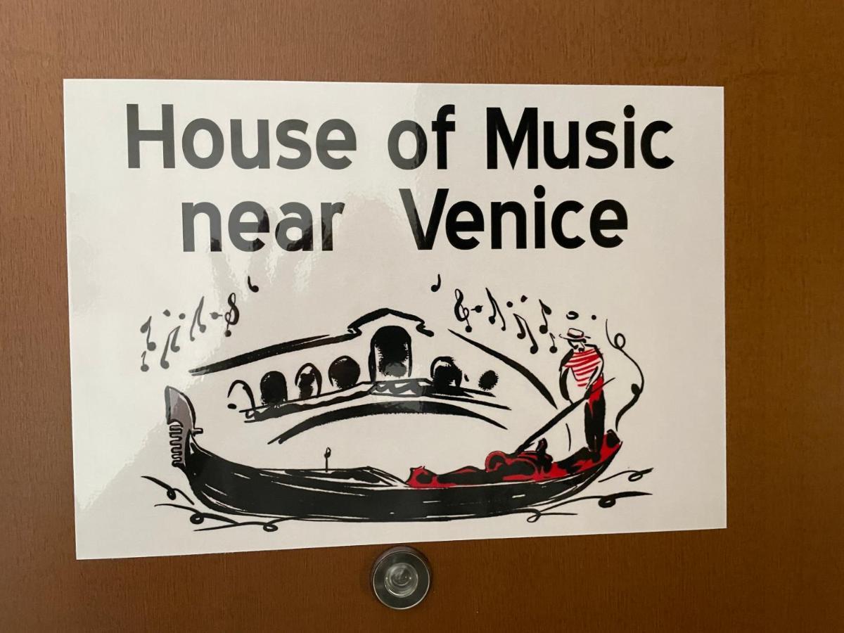 House Of Music Near Venice 莫利亚诺威尼托 外观 照片